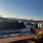 Sunny/Stylish Rooftop Home/Private Balcony Shared Jacuzzi