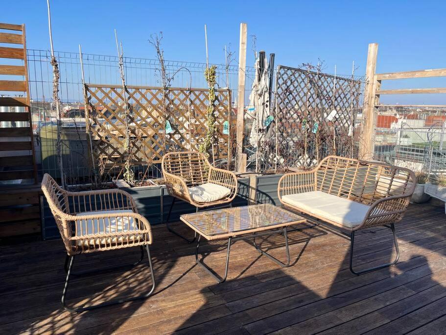 Sunny/stylish Rooftop Home/private Balcony Shared Jacuzzi Apartment