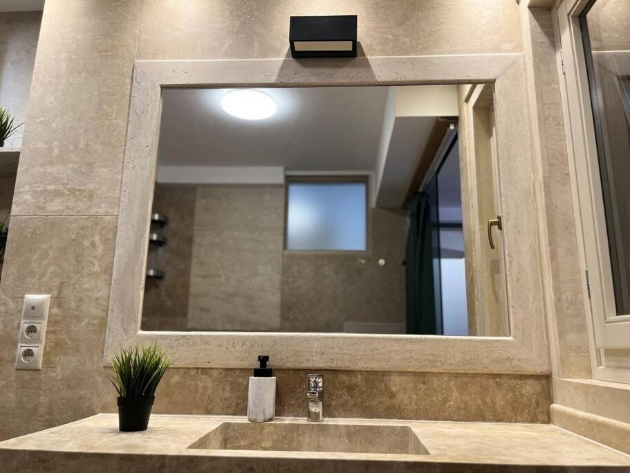 Sunny/stylish Rooftop Home/private Balcony Shared Jacuzzi Apartment Budapest