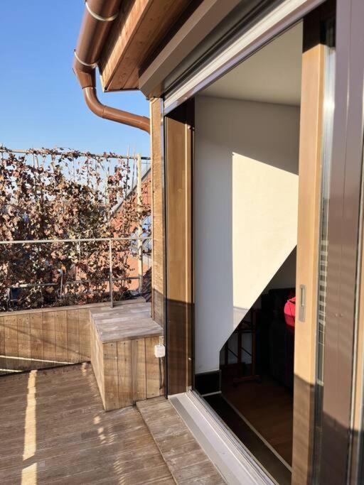 Sunny/stylish Rooftop Home/private Balcony Shared Jacuzzi * Budapest