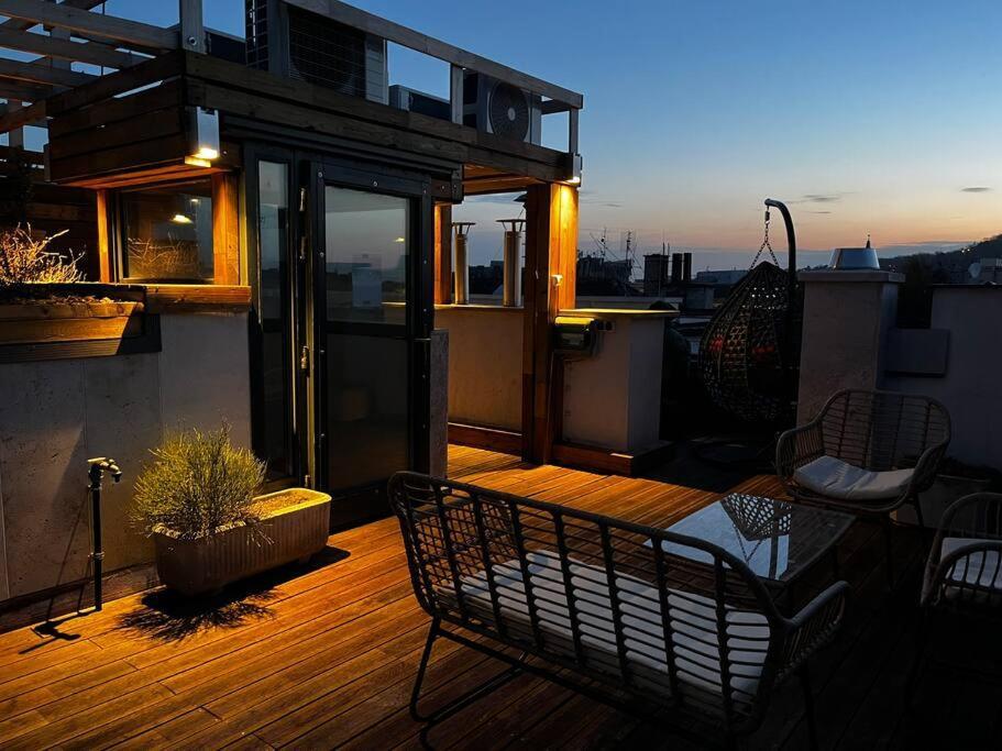 Sunny/stylish Rooftop Home/private Balcony Shared Jacuzzi Apartment Budapest