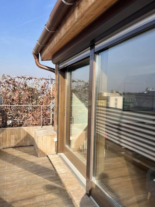 Sunny/stylish Rooftop Home/private Balcony Shared Jacuzzi